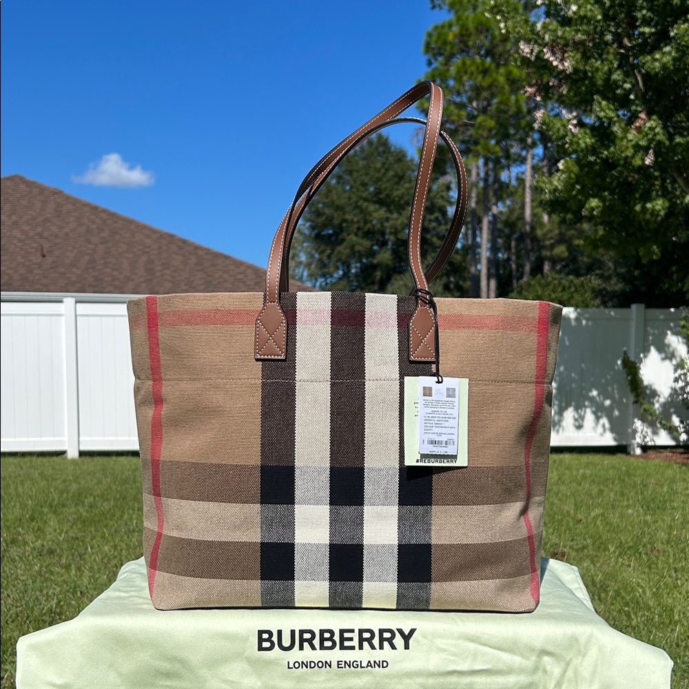 New Burberry checkered tote bag w/ dust bag
